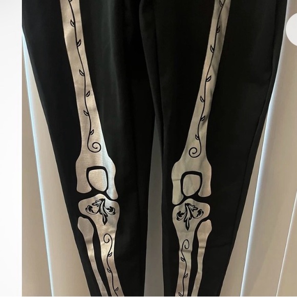 Spirit Black and White Skeleton Costume for Women - Picture 3 of 4